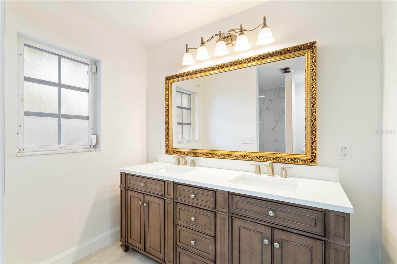 482 HERMOSITA DR — photo 43