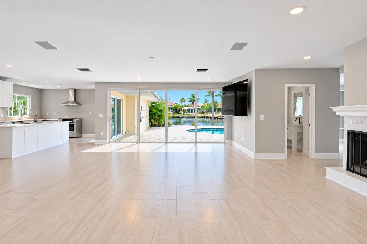 482 HERMOSITA DR — photo 26