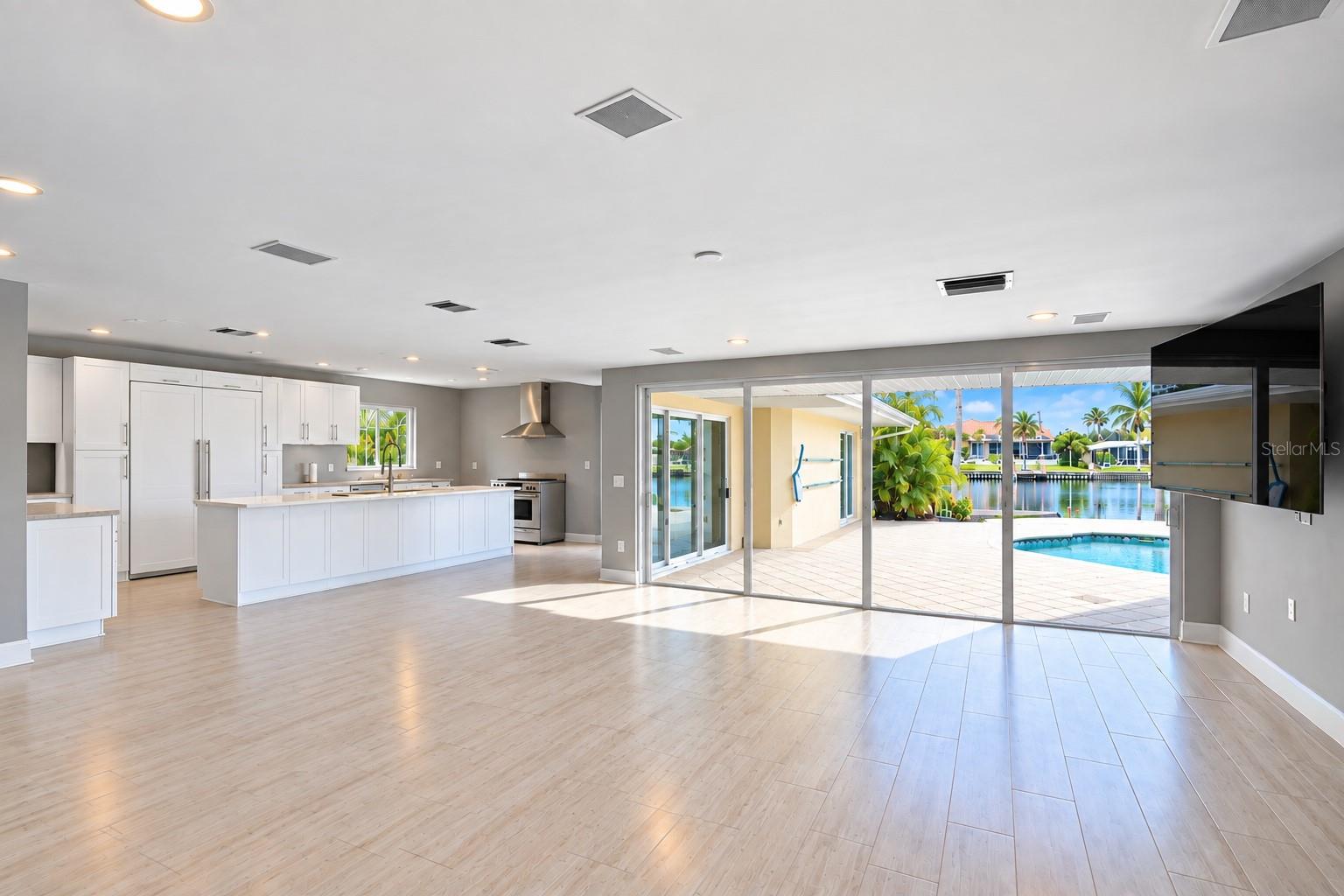 482 HERMOSITA DR — photo 25