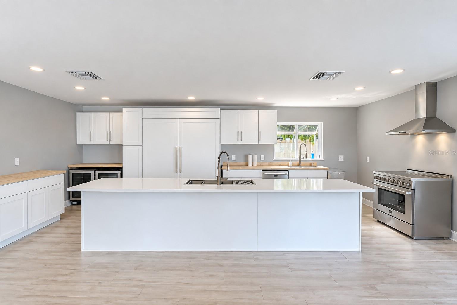 482 HERMOSITA DR — photo 23