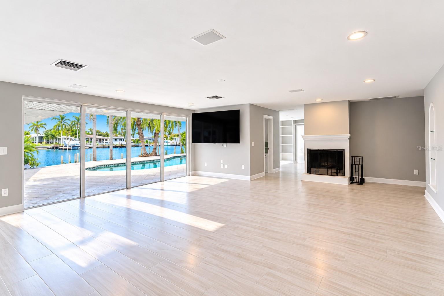 482 HERMOSITA DR — photo 31