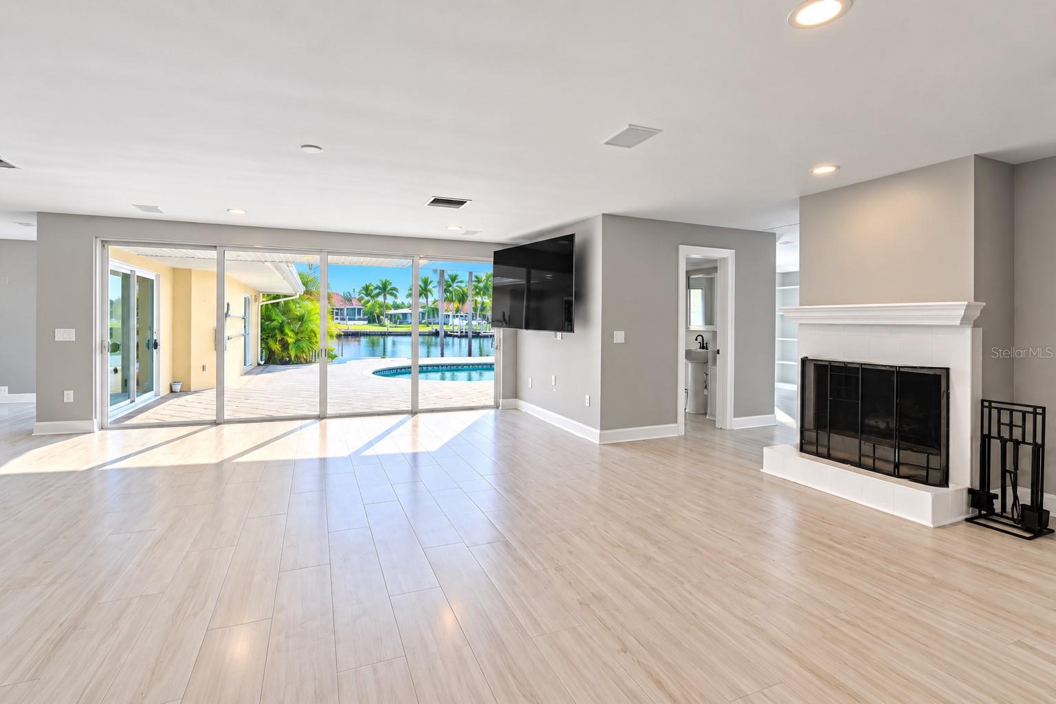 482 HERMOSITA DR — photo 30