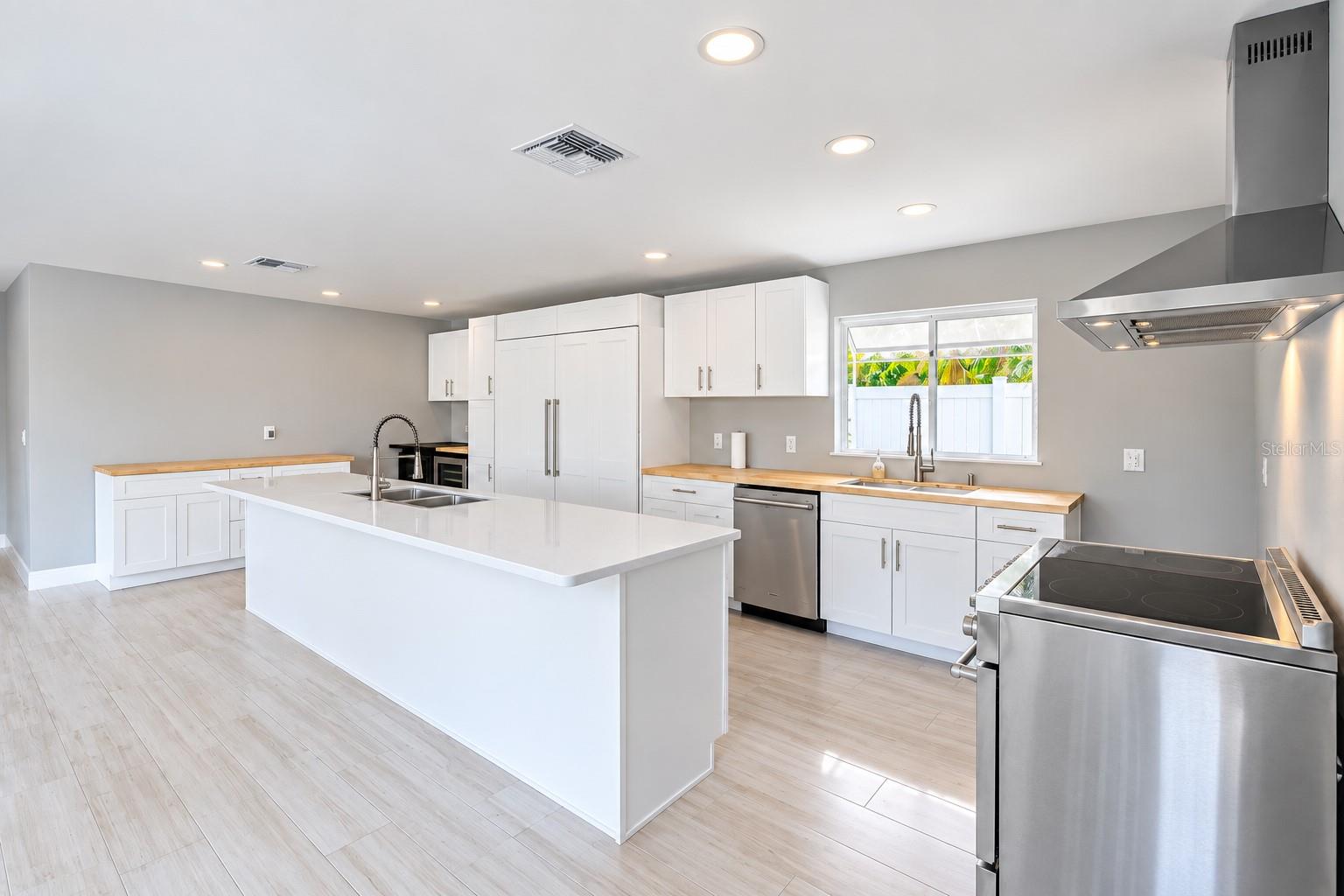 482 HERMOSITA DR — photo 19