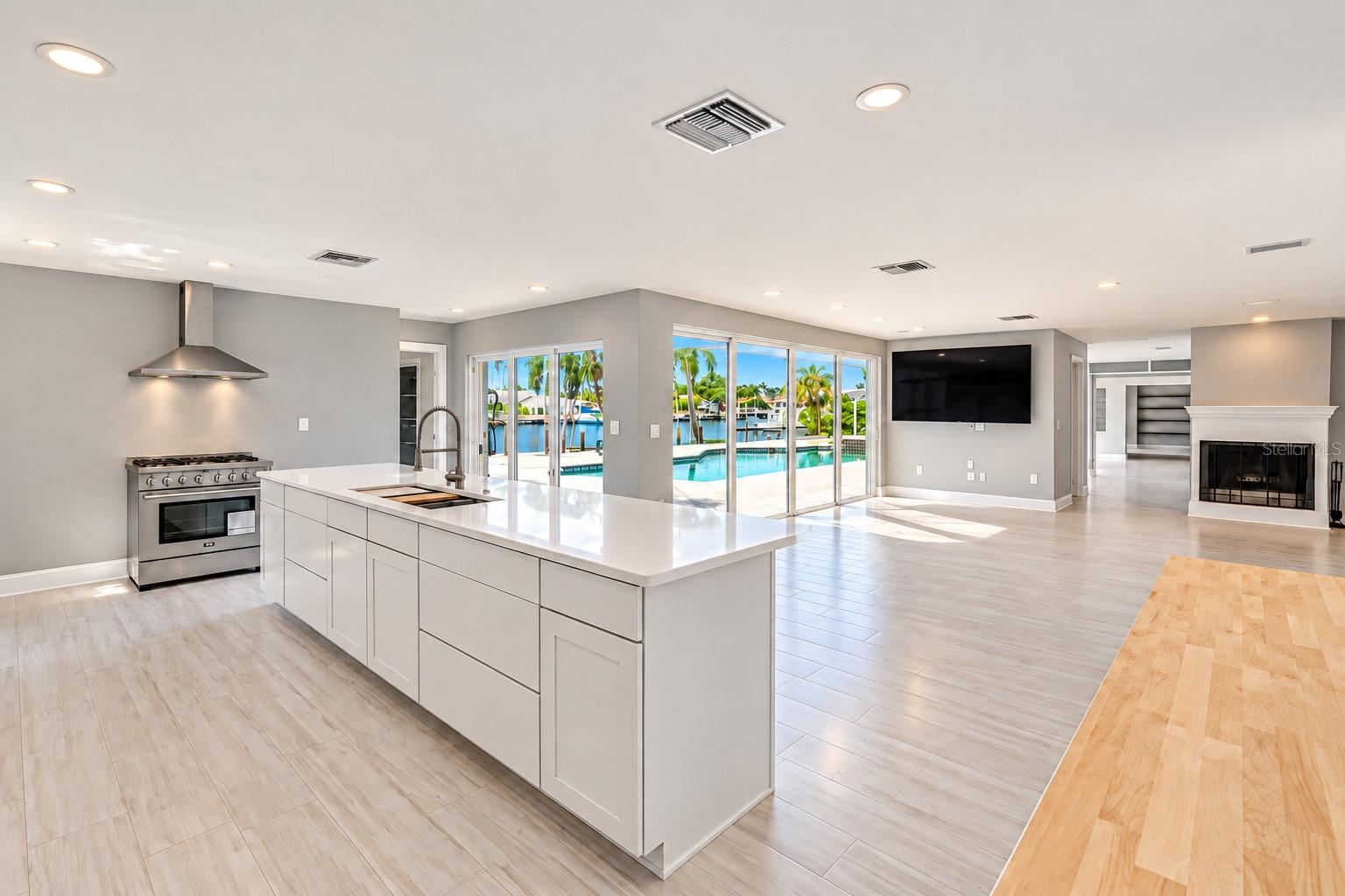 482 HERMOSITA DR — photo 24