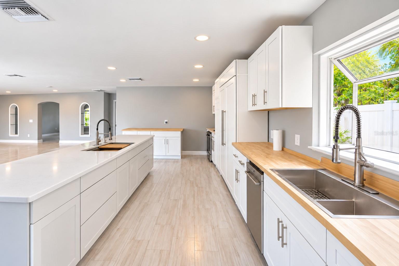 482 HERMOSITA DR — photo 21