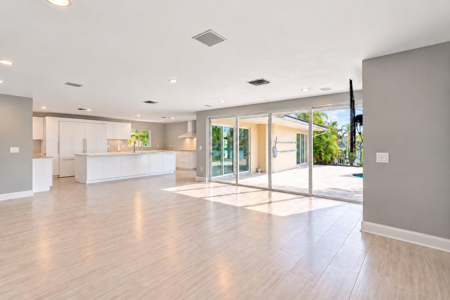 482 HERMOSITA DR — photo 28