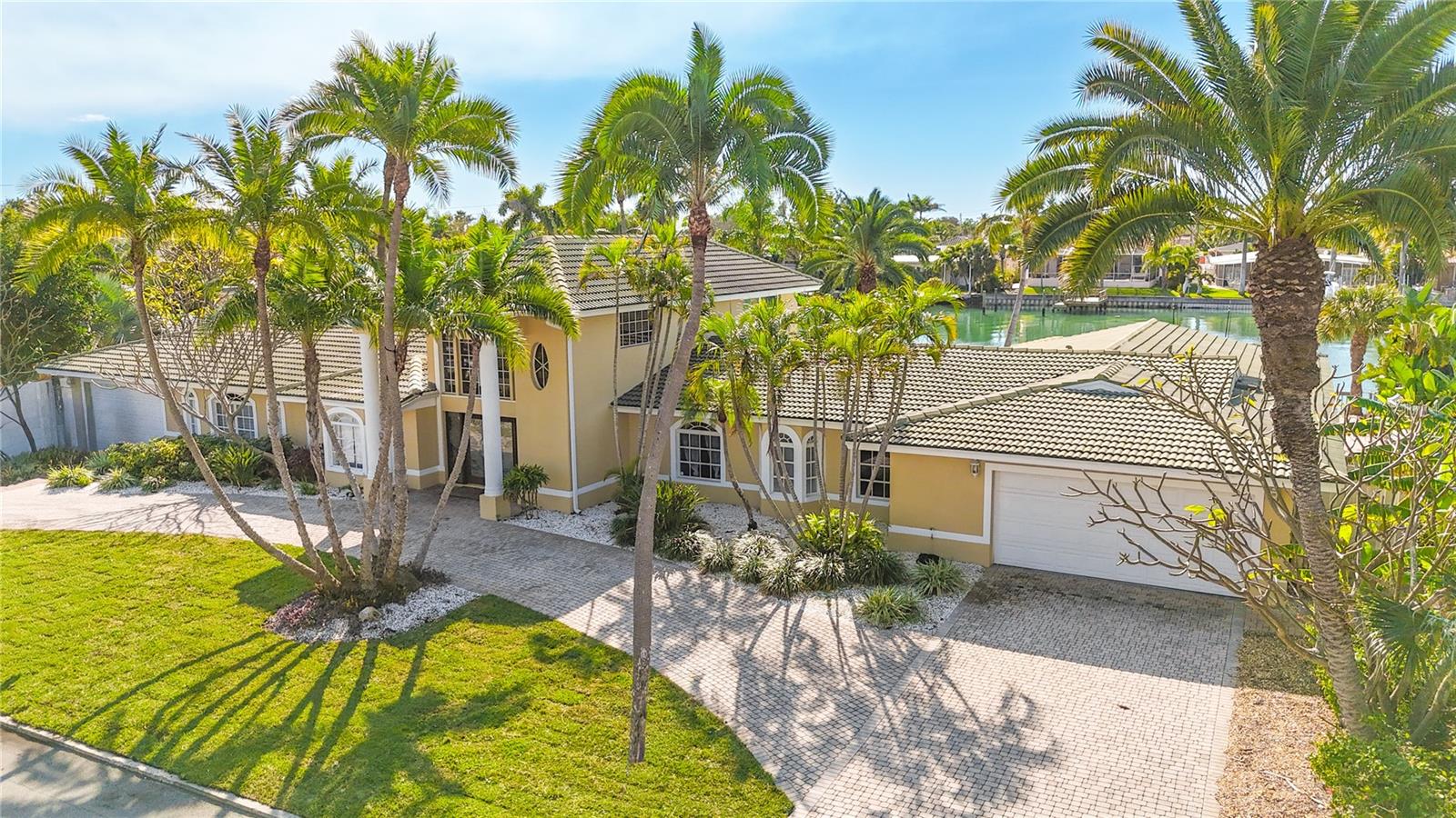 482 HERMOSITA DR — photo 16