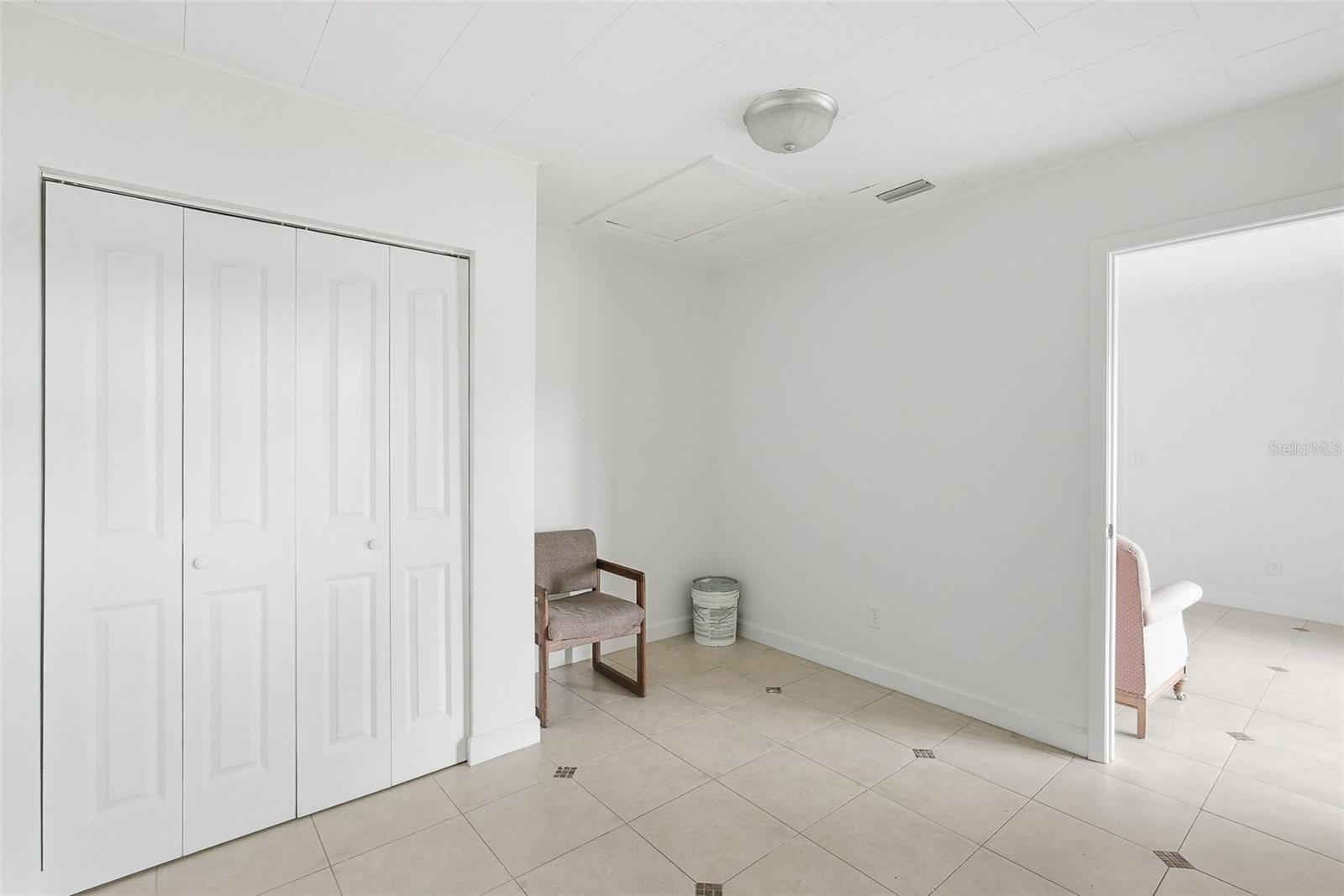2814 W HUMPHREY ST — photo 56