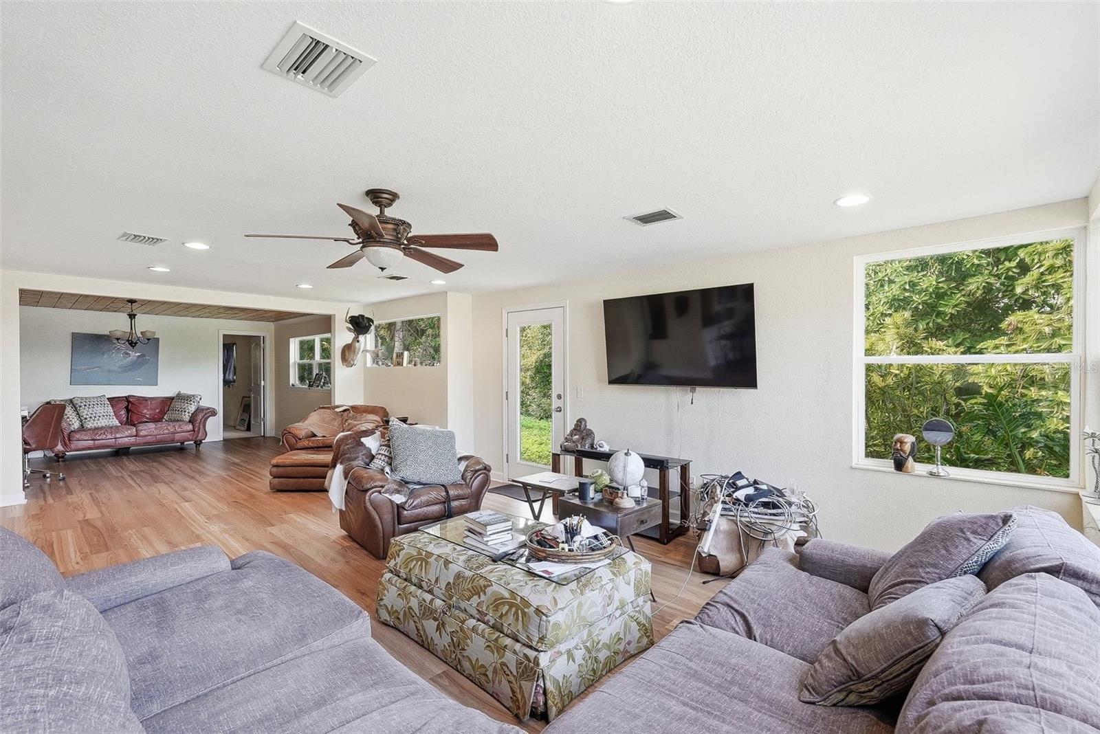 2814 W HUMPHREY ST — photo 13