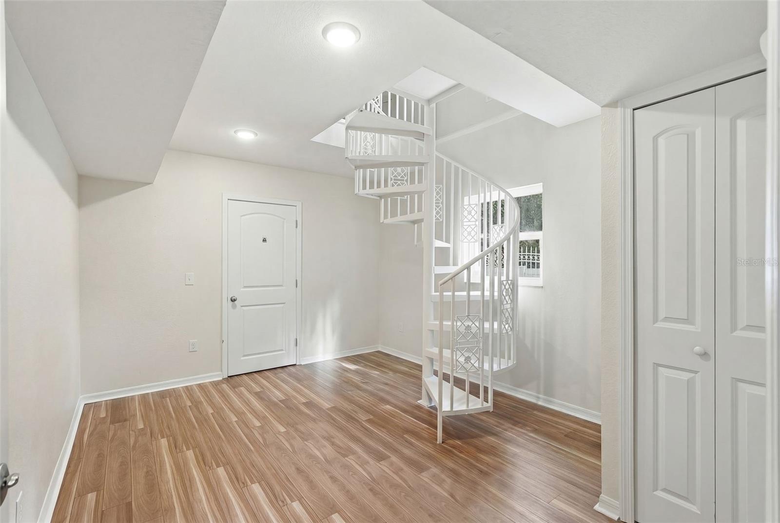 2814 W HUMPHREY ST — photo 28