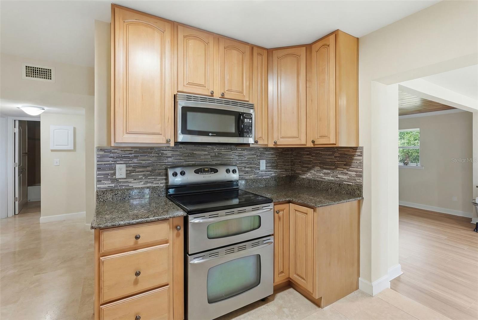 2814 W HUMPHREY ST — photo 18