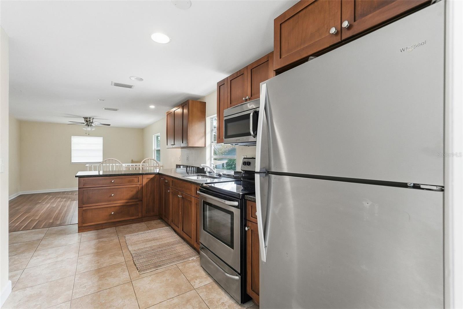 2814 W HUMPHREY ST — photo 33