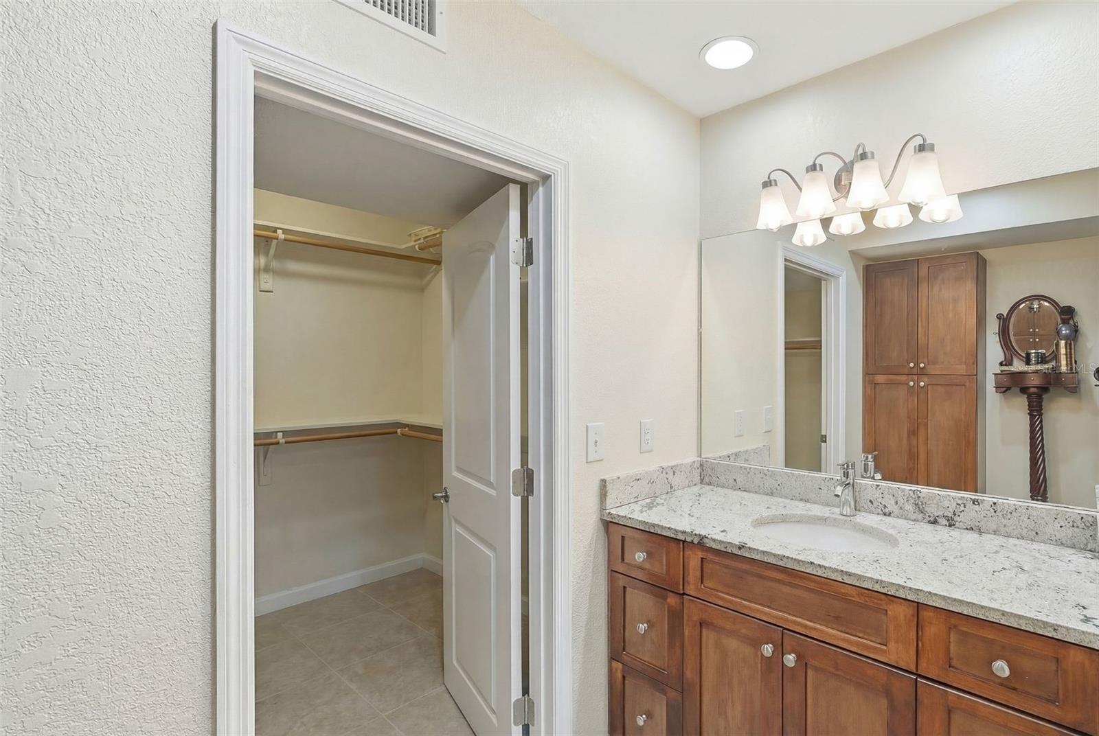 2814 W HUMPHREY ST — photo 22