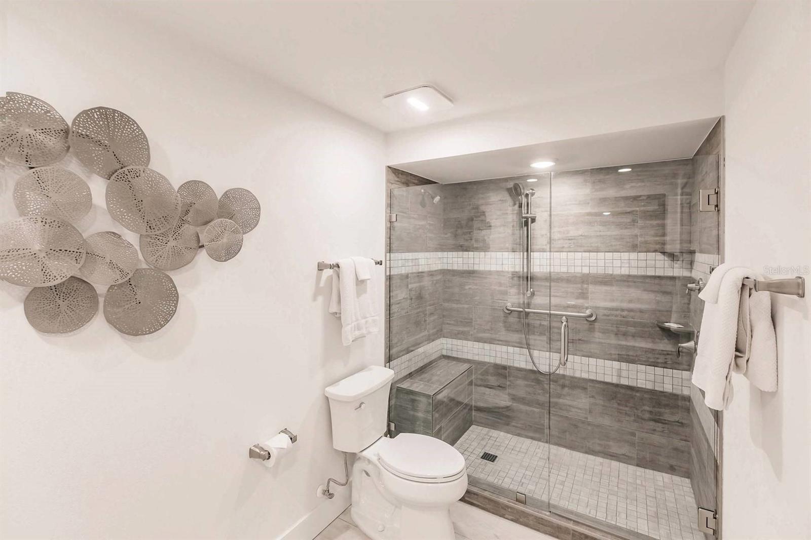 1125 W PEPPERTREE DR #102 — photo 26