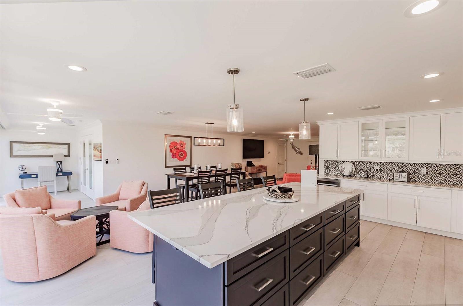 1125 W PEPPERTREE DR #102 — photo 15