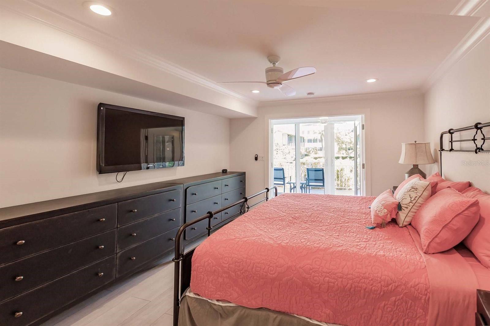 1125 W PEPPERTREE DR #102 — photo 24