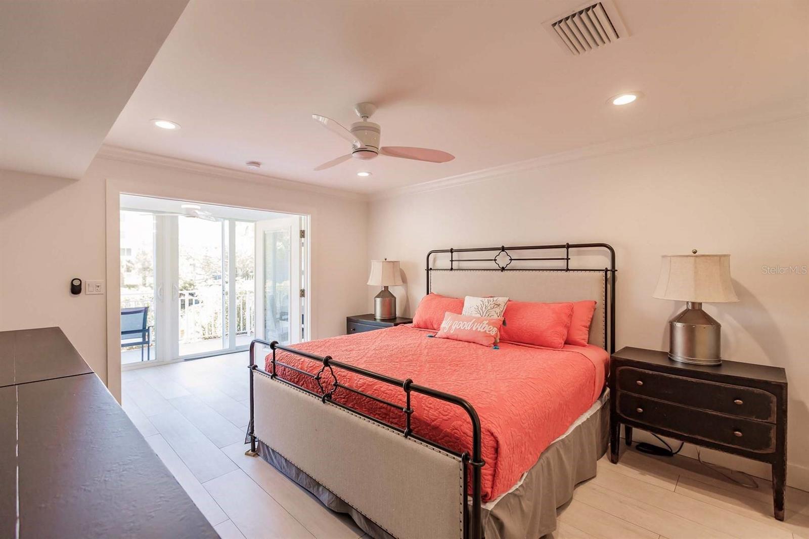 1125 W PEPPERTREE DR #102 — photo 22