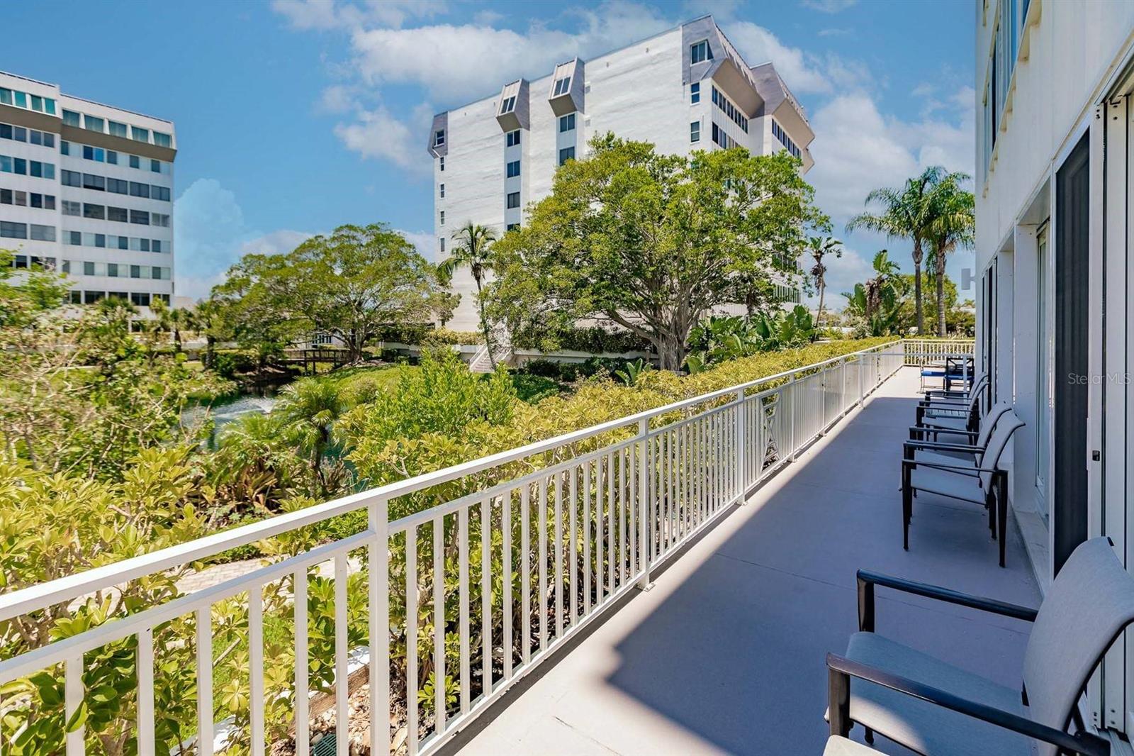 1125 W PEPPERTREE DR #102 — photo 36