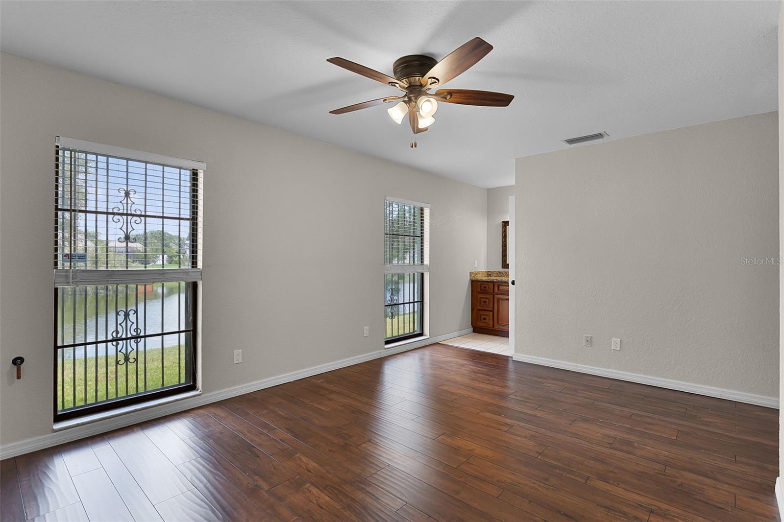8208 LA SERENA DR — photo 8