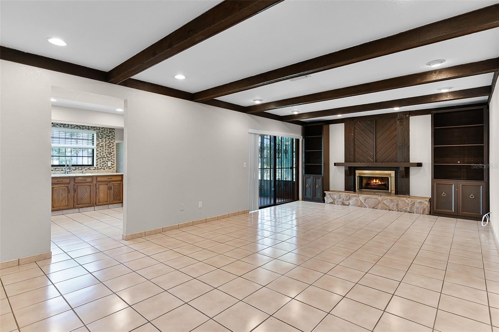 8208 LA SERENA DR — photo 3