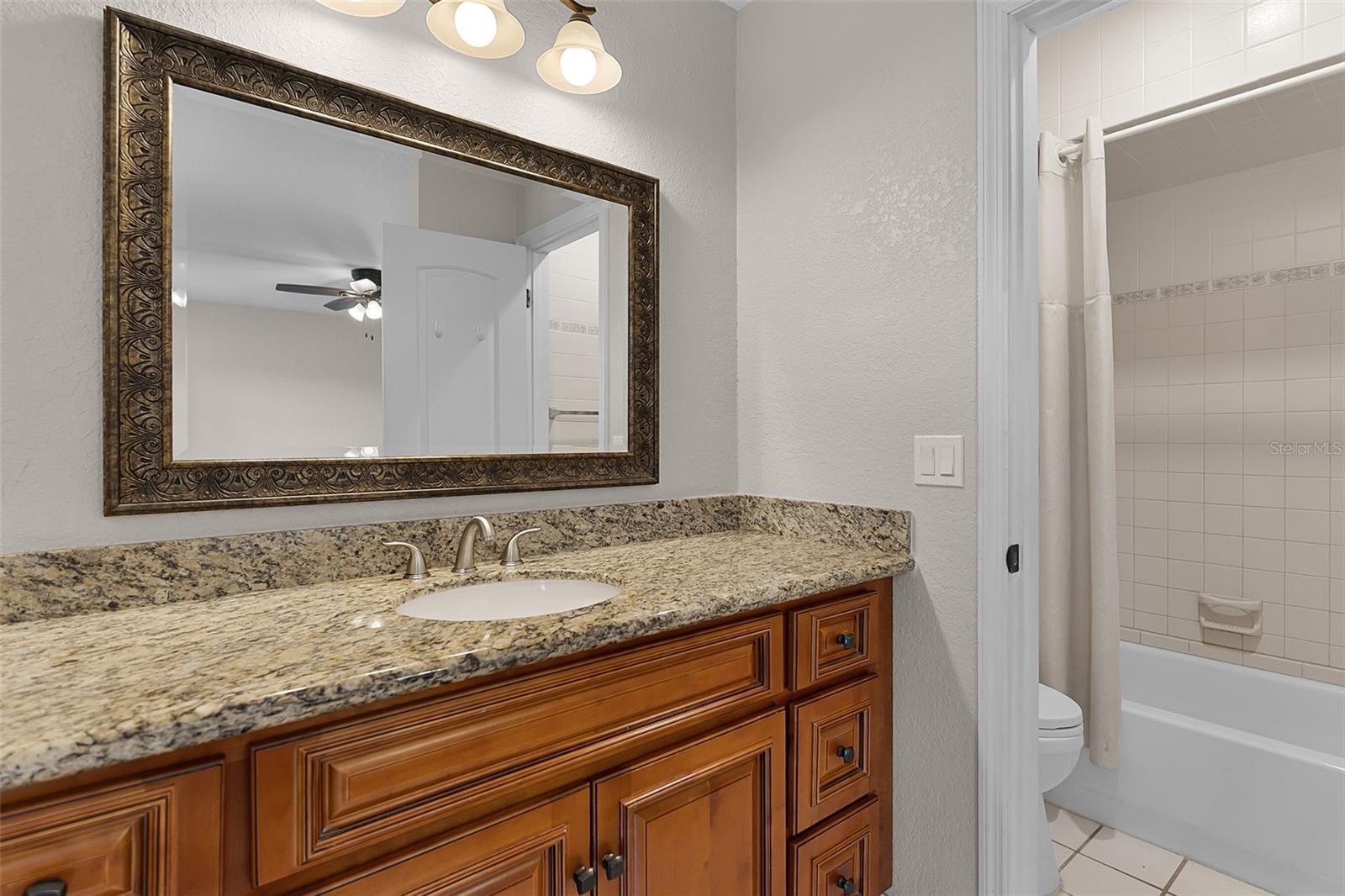 8208 LA SERENA DR — photo 9