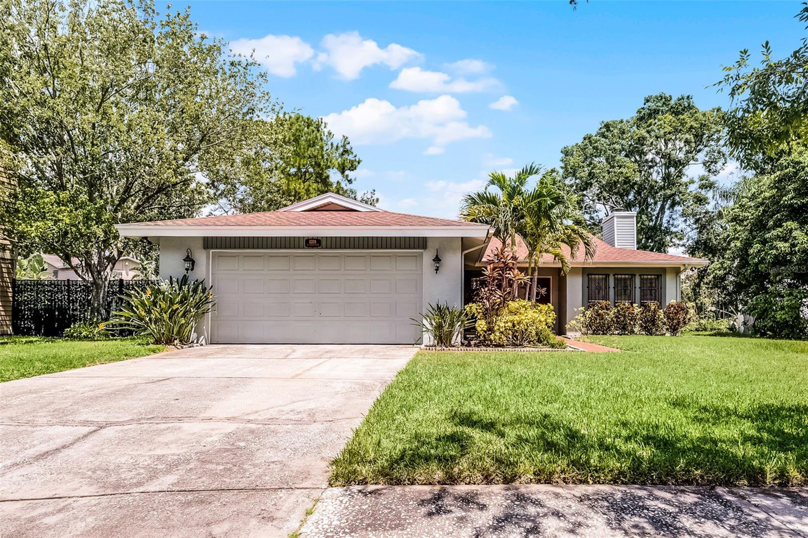 8208 LA SERENA DR — photo 17