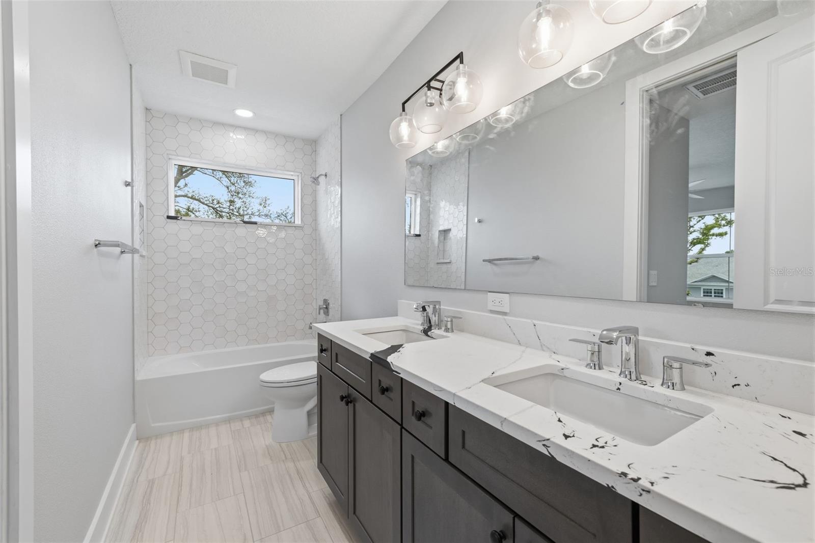 4208 W CARMEN ST #D — photo 30