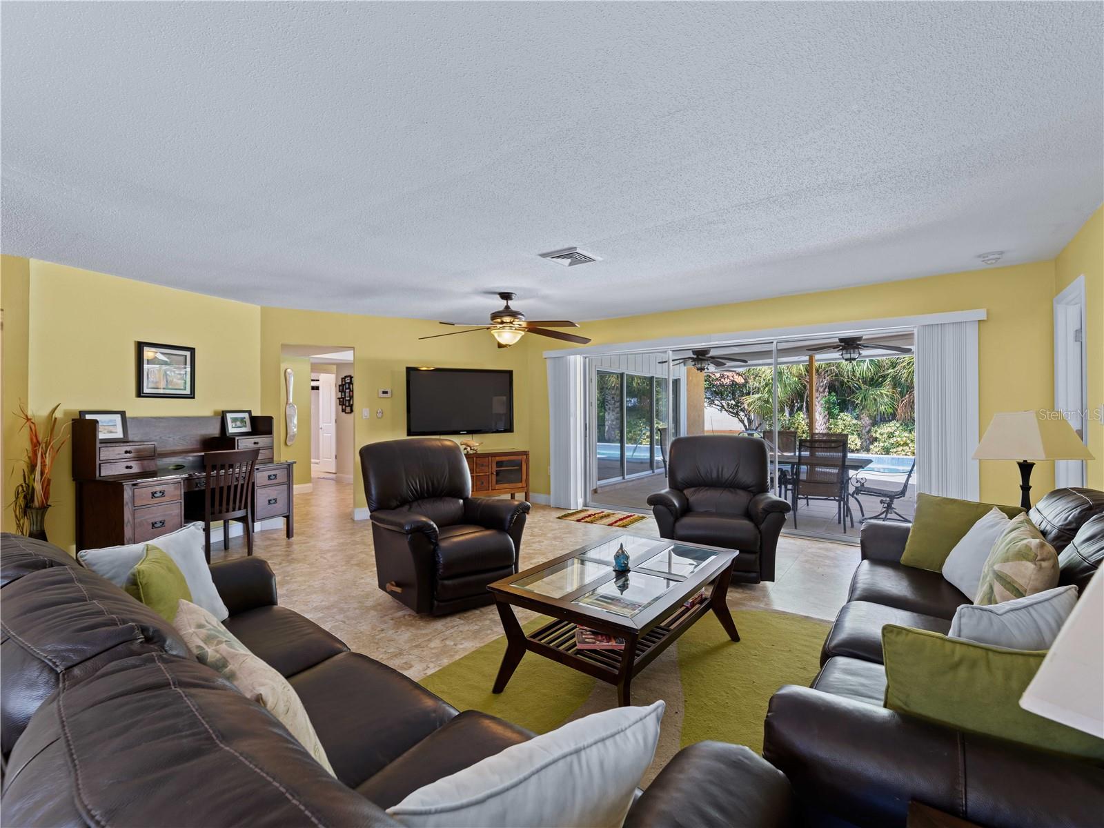 424 BAYCREST DR — photo 46