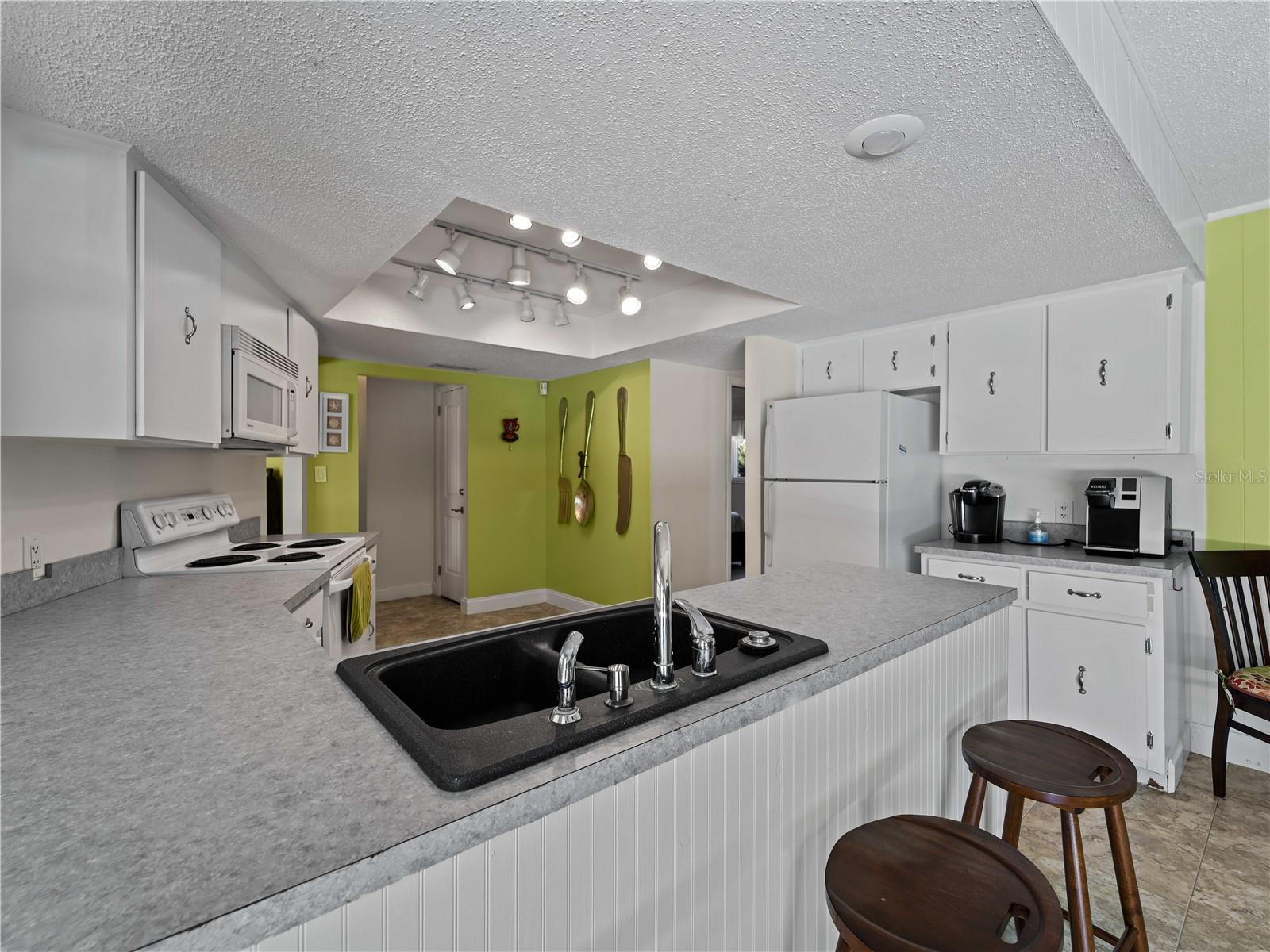 424 BAYCREST DR — photo 28