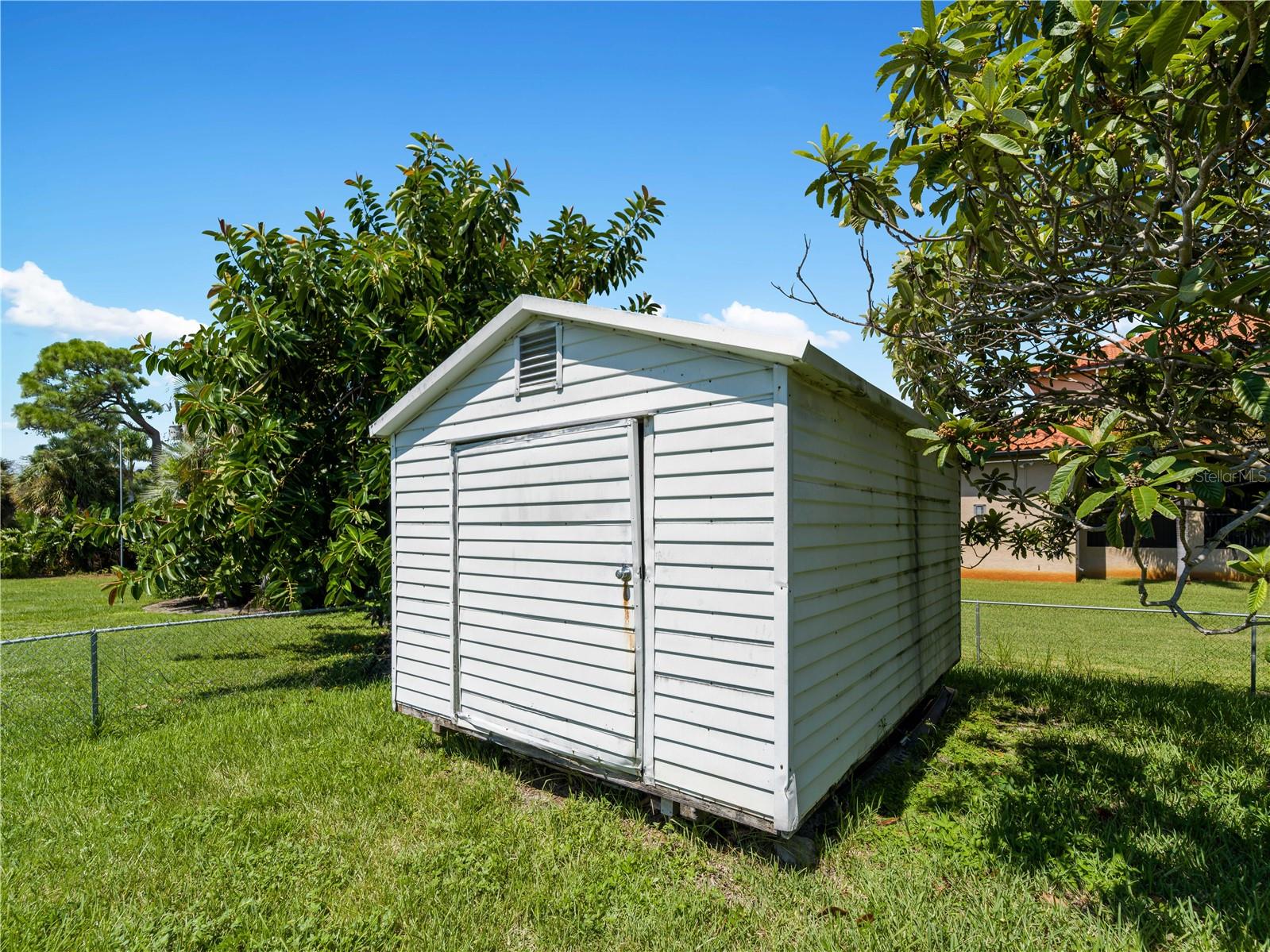 424 BAYCREST DR — photo 49