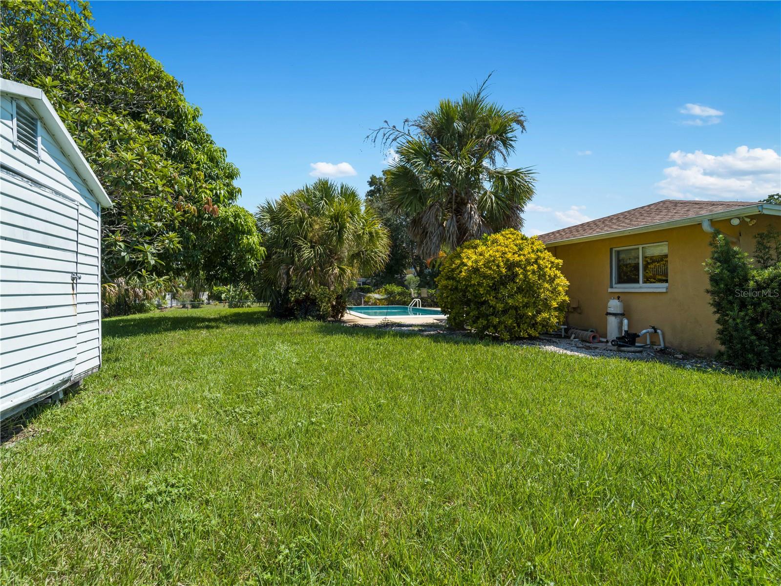 424 BAYCREST DR — photo 47