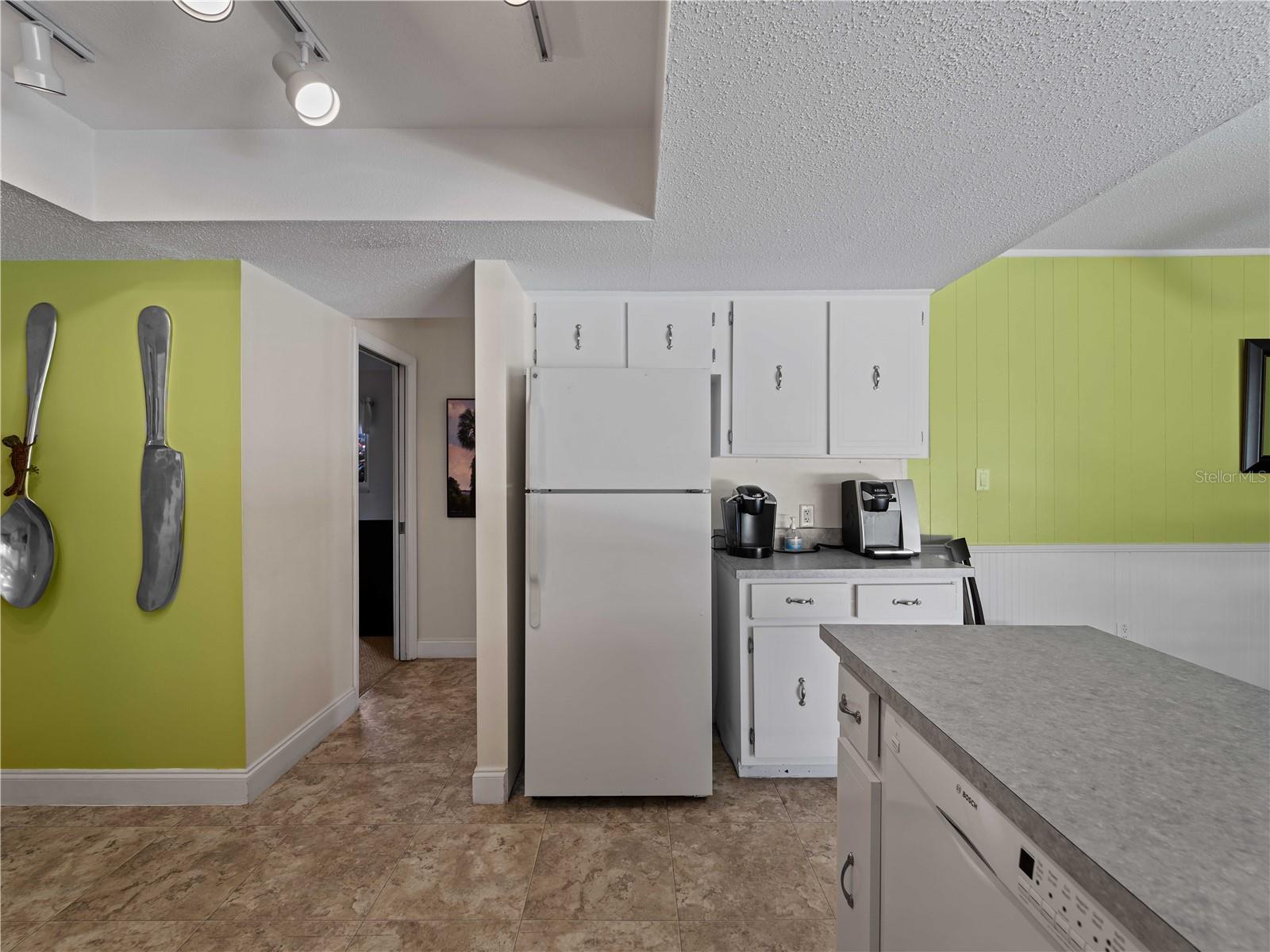 424 BAYCREST DR — photo 12