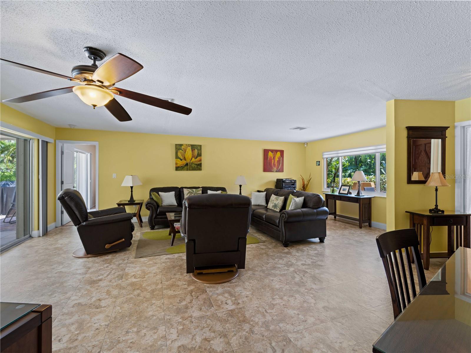 424 BAYCREST DR — photo 33