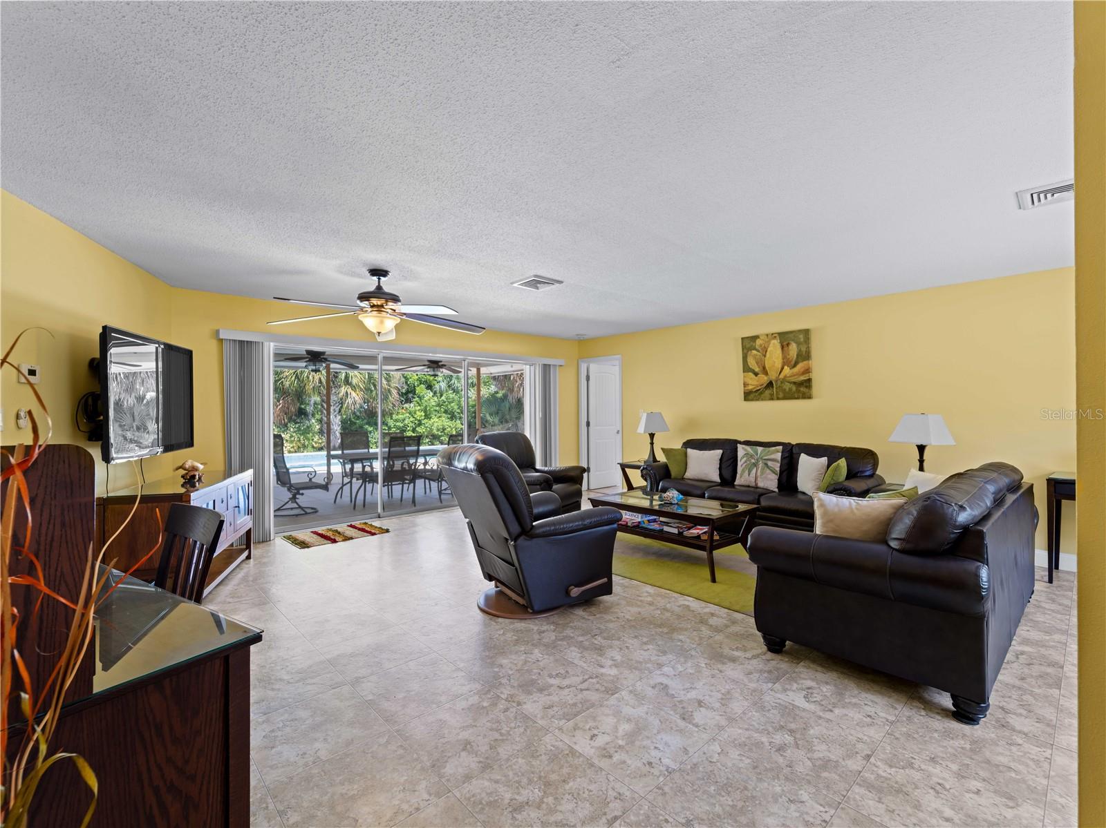 424 BAYCREST DR — photo 32