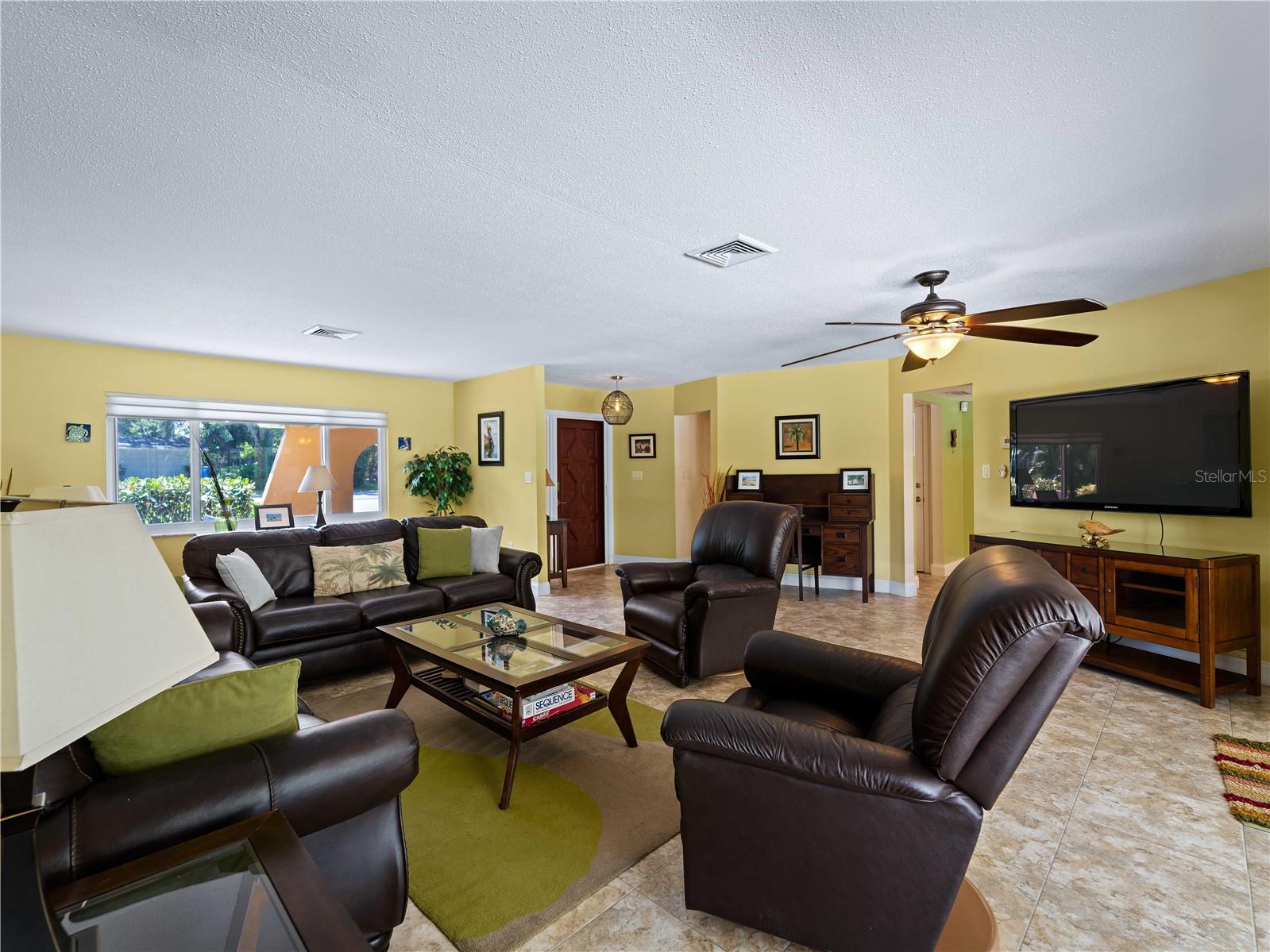 424 BAYCREST DR — photo 11