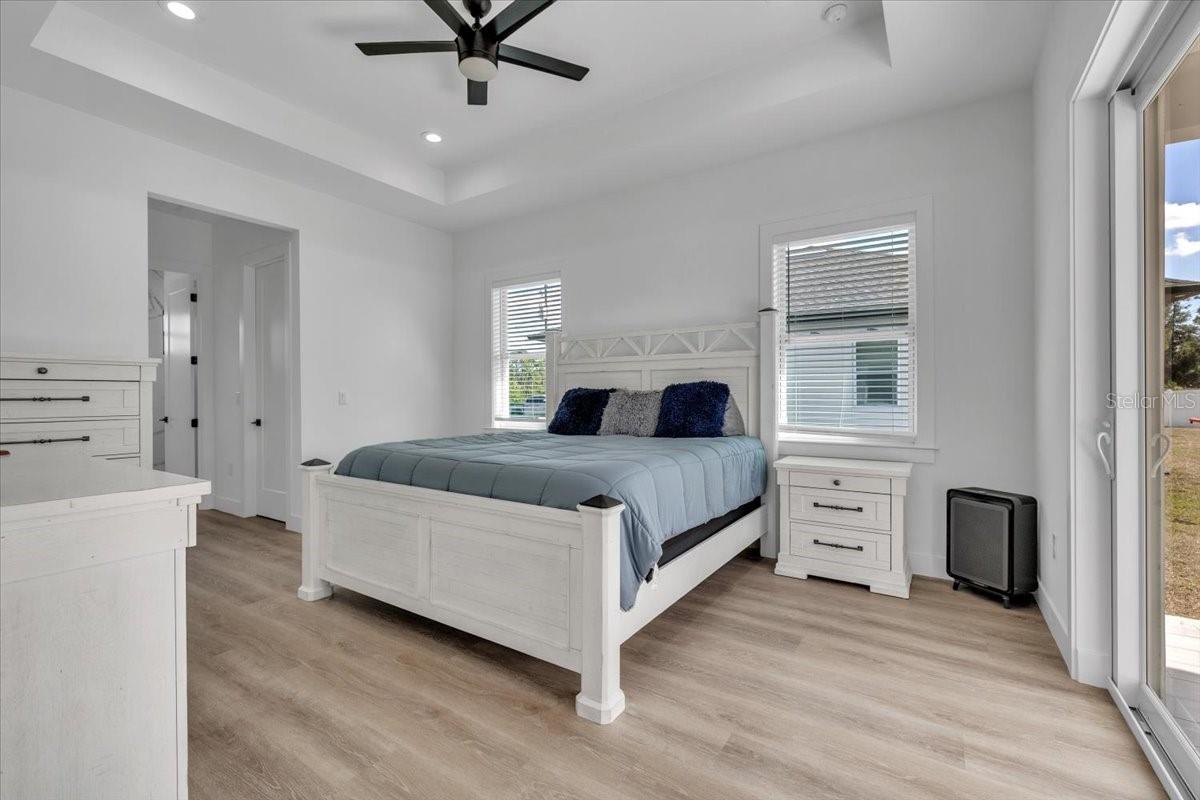 3083 JEANNIN DR — photo 16