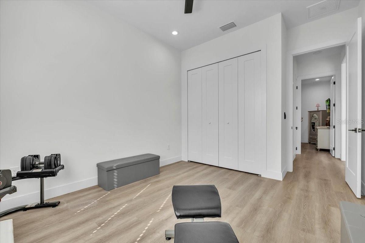 3083 JEANNIN DR — photo 25