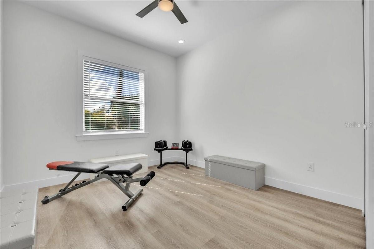 3083 JEANNIN DR — photo 24