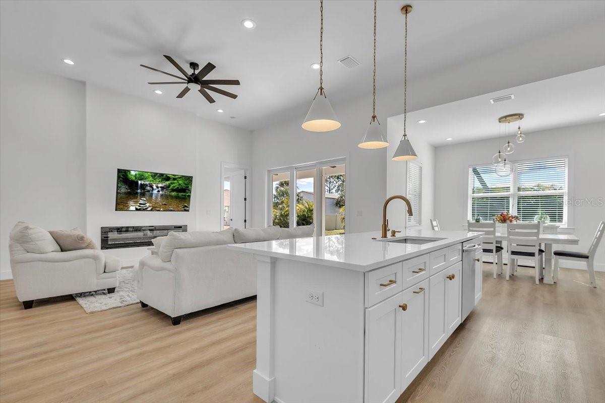 3083 JEANNIN DR — photo 13