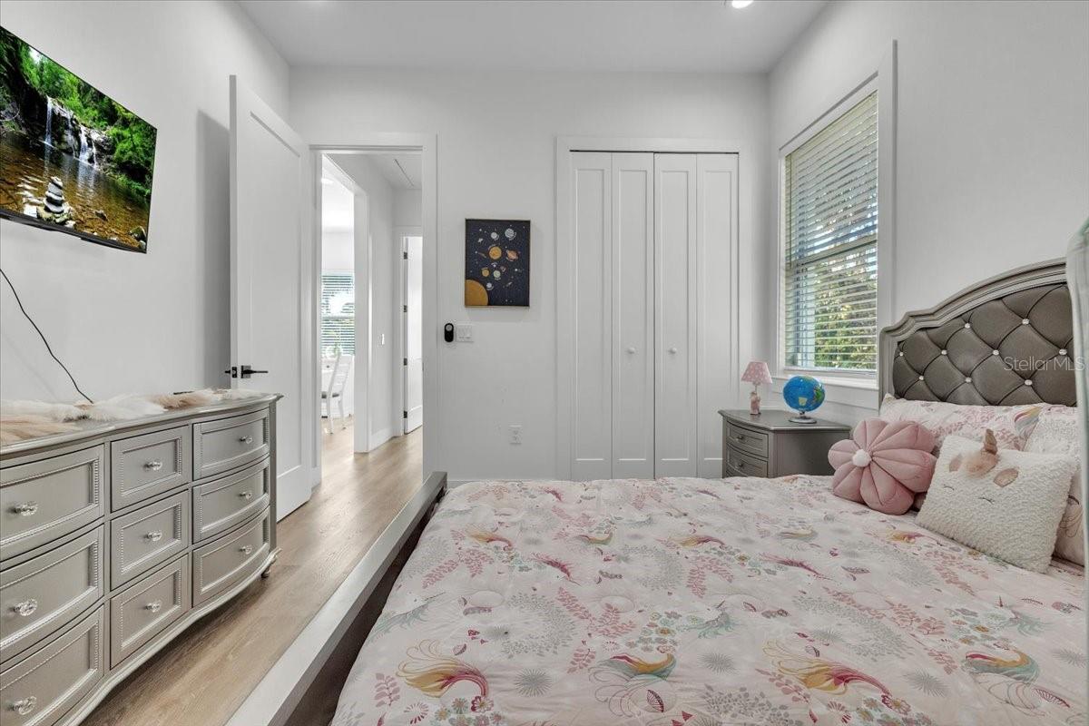 3083 JEANNIN DR — photo 22