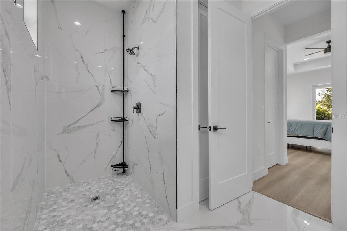 3083 JEANNIN DR — photo 19