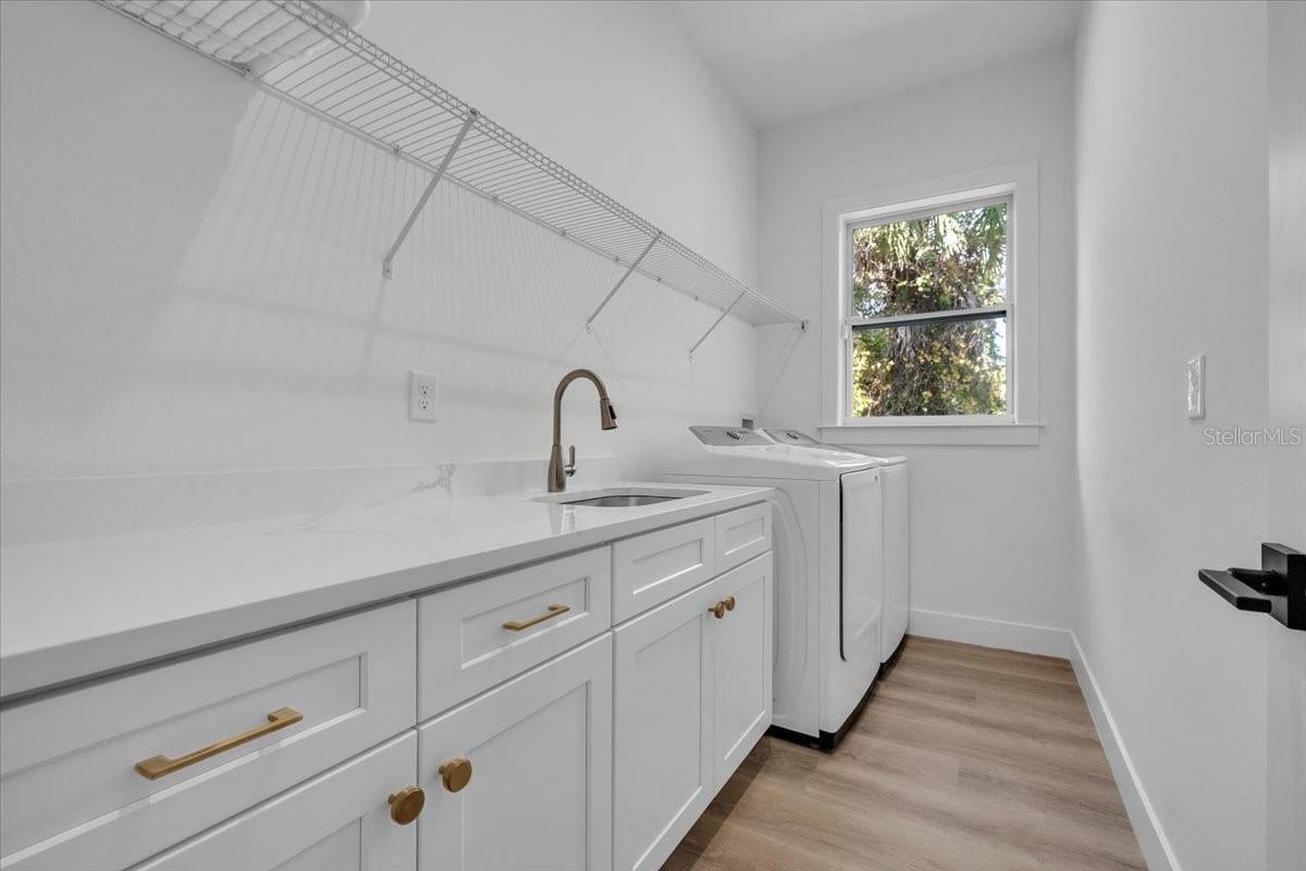 3083 JEANNIN DR — photo 29