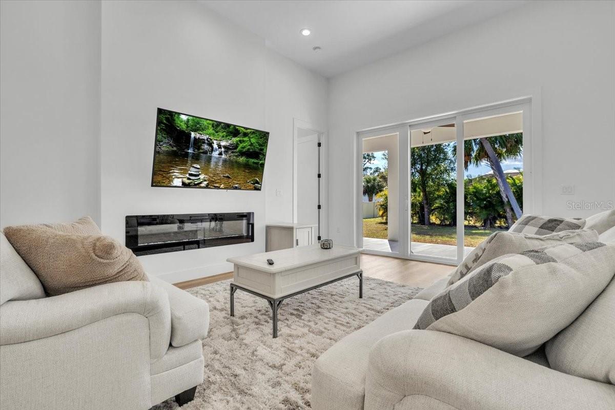 3083 JEANNIN DR — photo 6