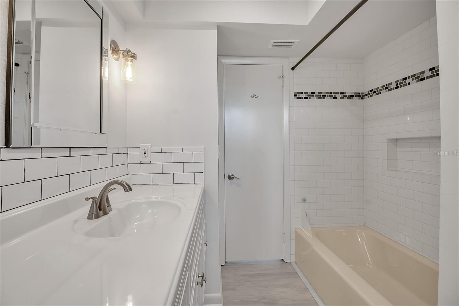 922 CASEY COVE DR — photo 24