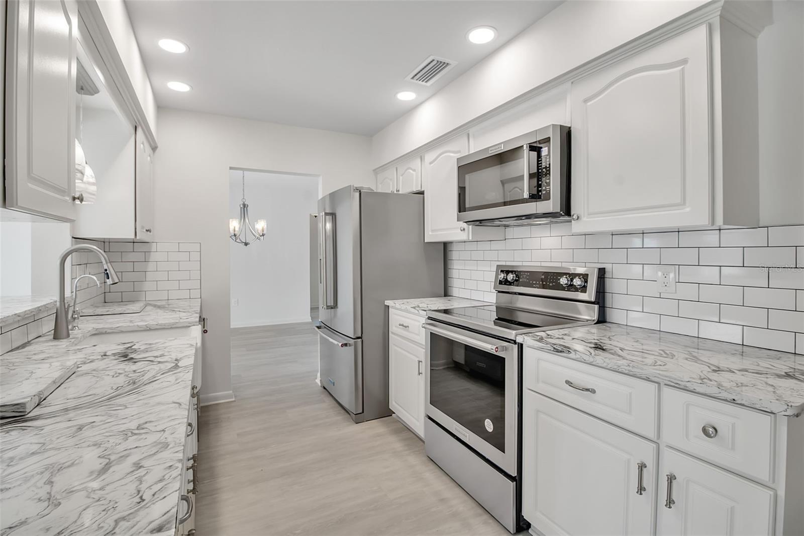 922 CASEY COVE DR — photo 8