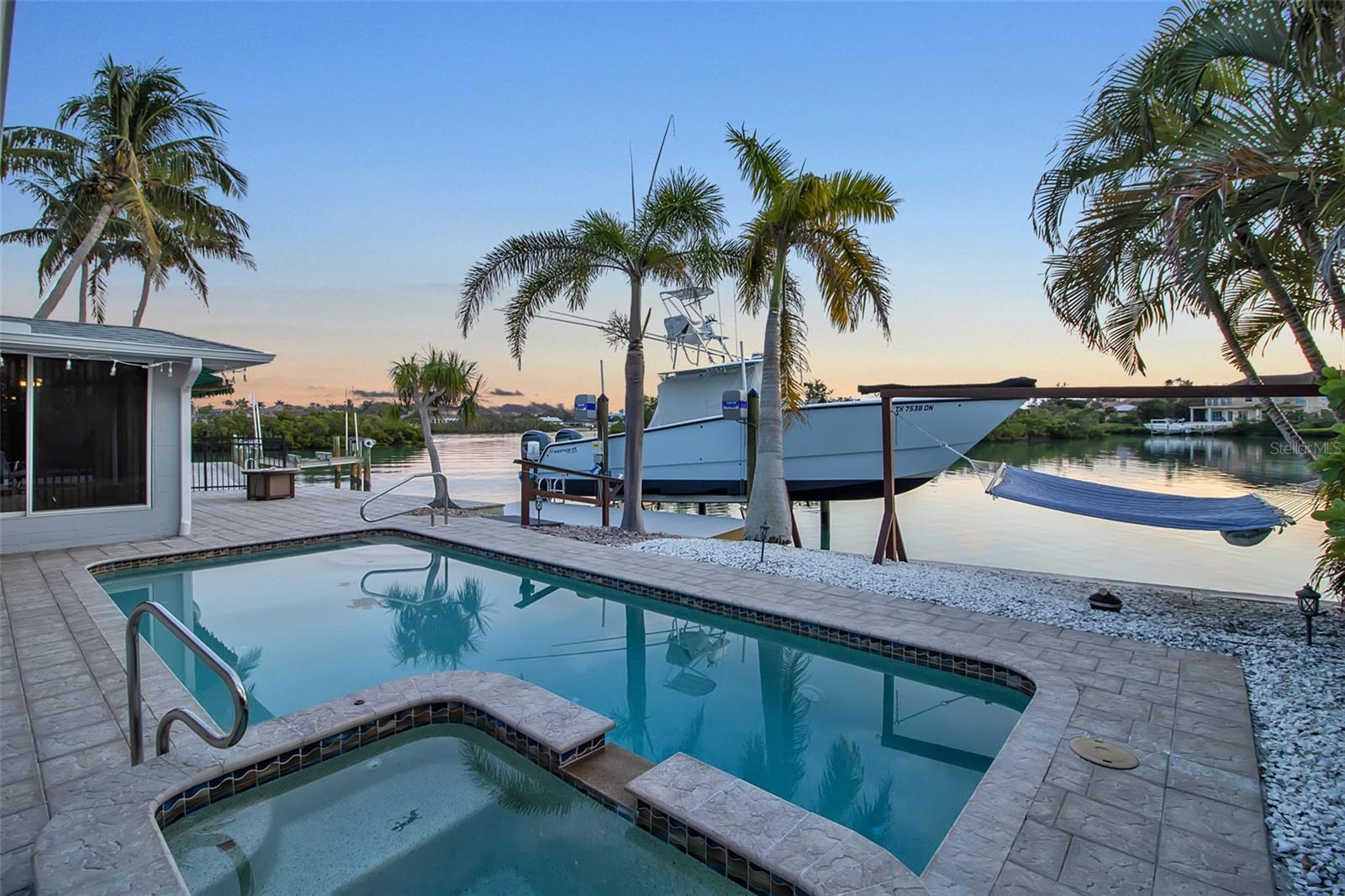 922 CASEY COVE DR — photo 13