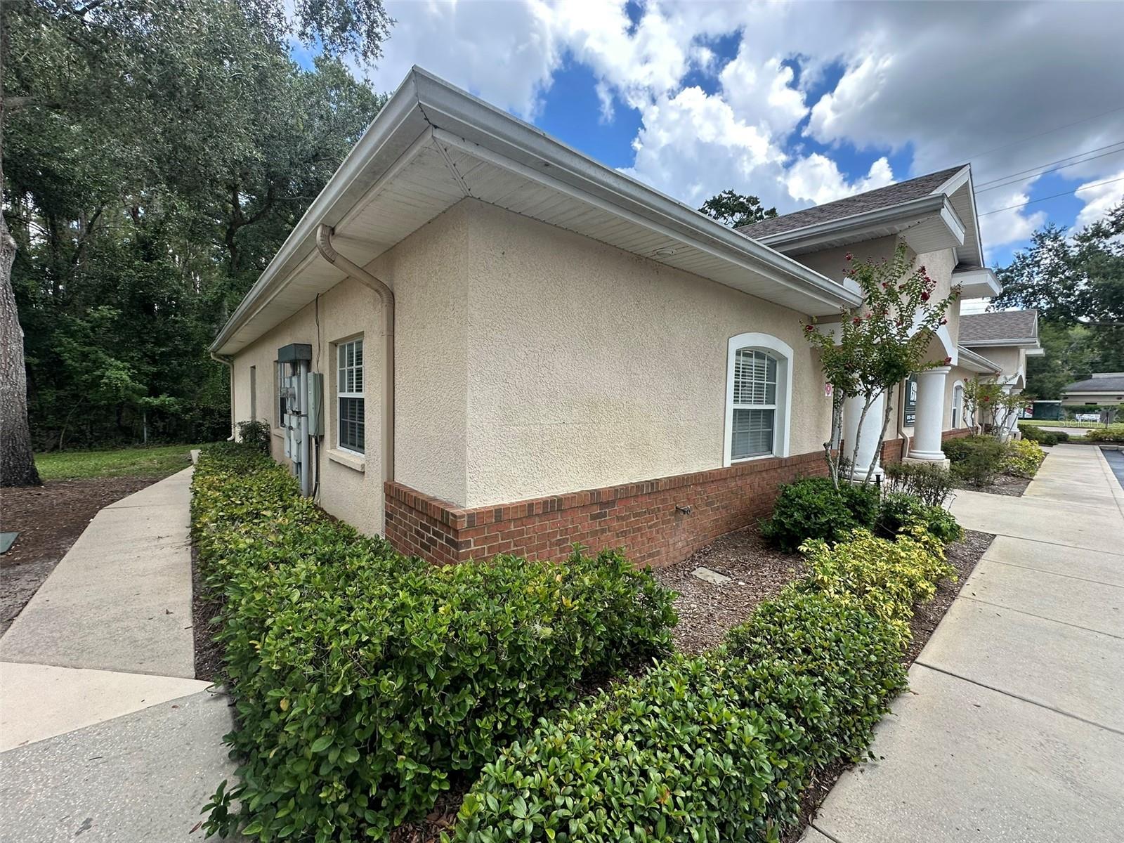 10960 SHELDON RD — photo 2
