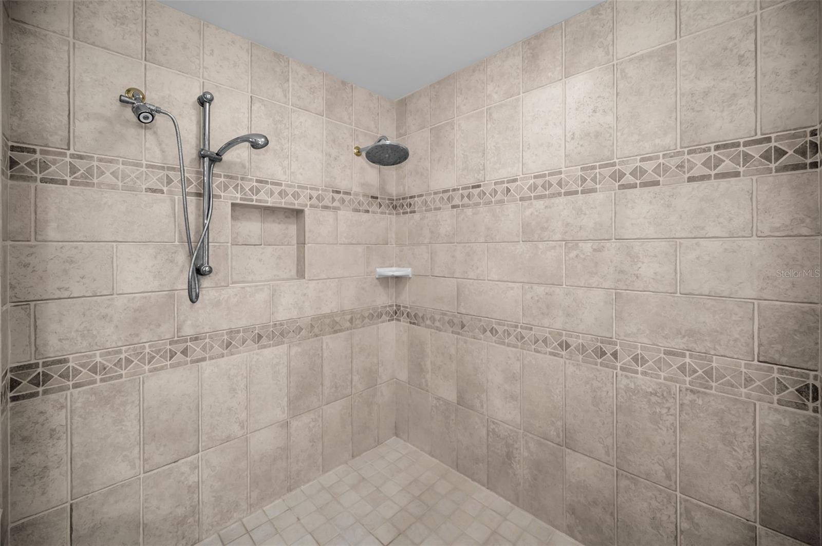 8871 SILVERTHORN RD — photo 64