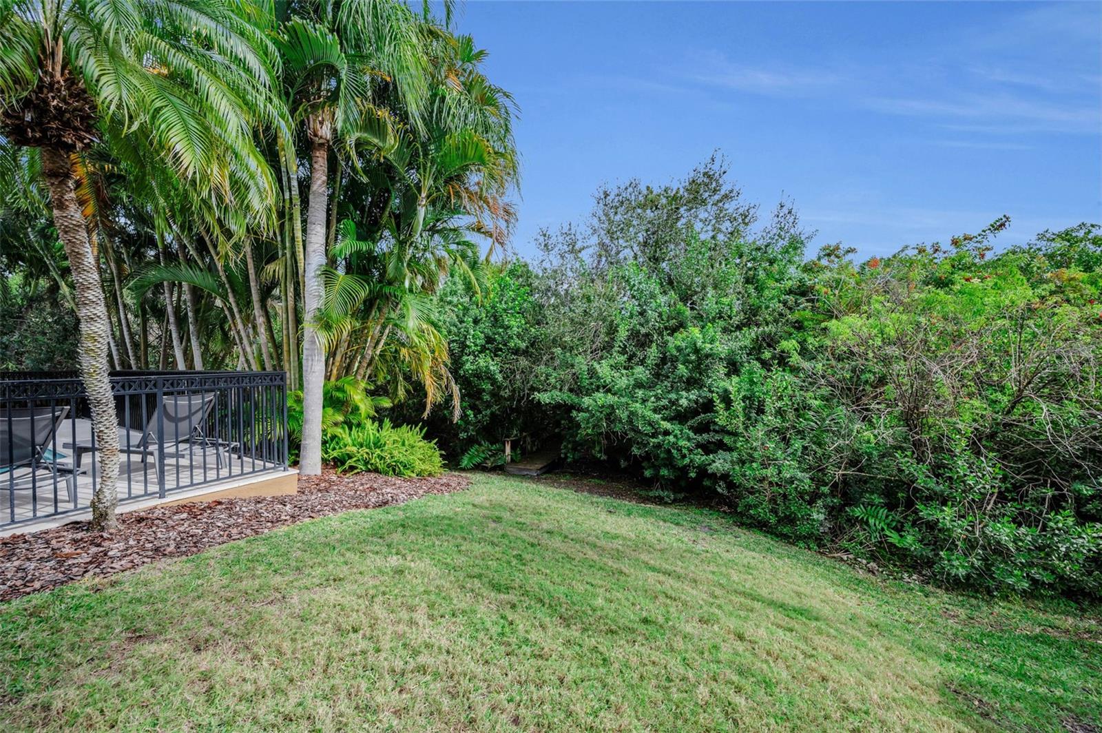 8871 SILVERTHORN RD — photo 88