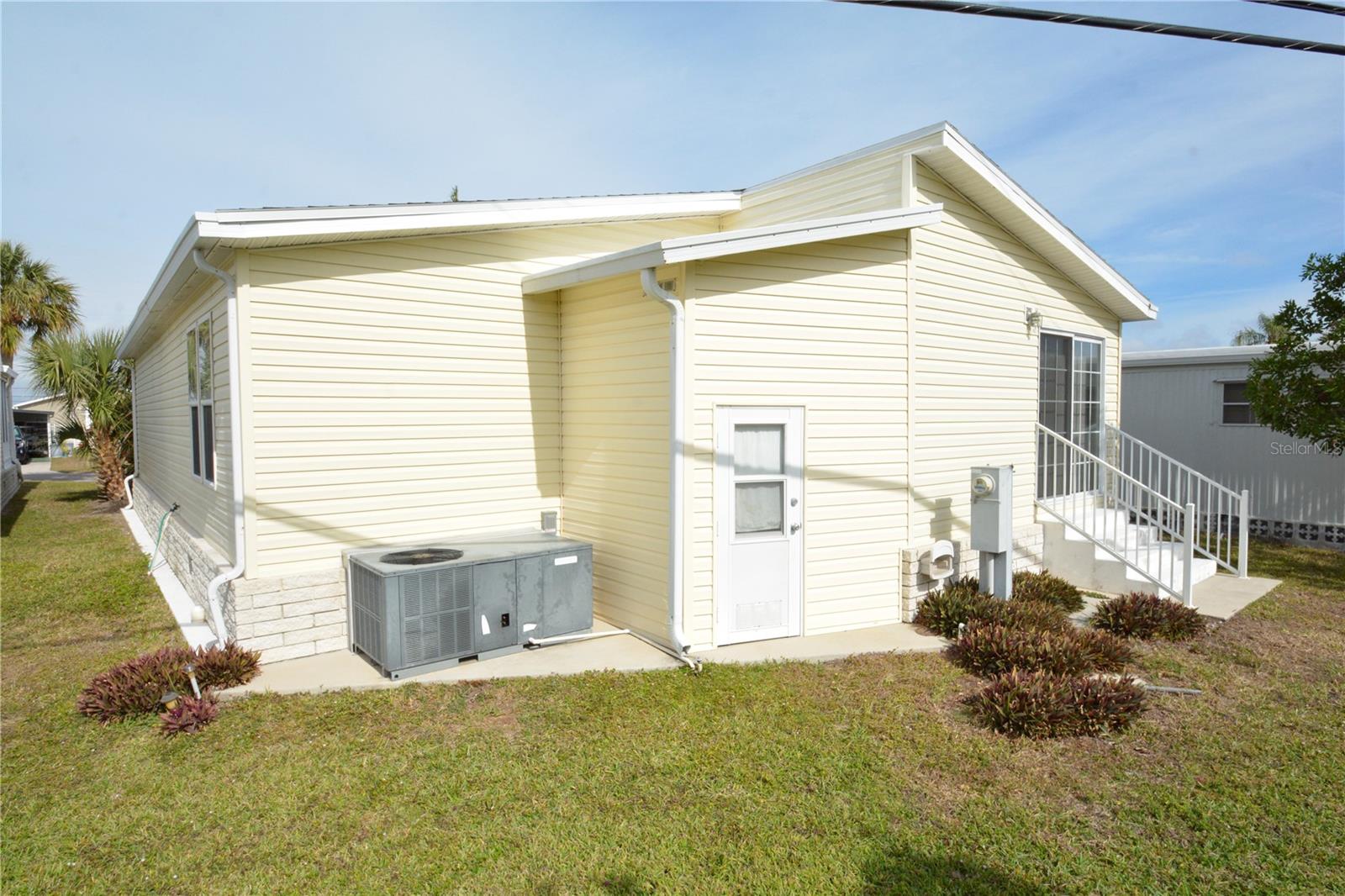 817 S GREEN CIR — photo 16
